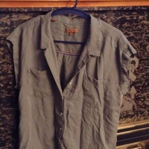 Jachs Girlfriend cap sleeve button blouse women/junior large.